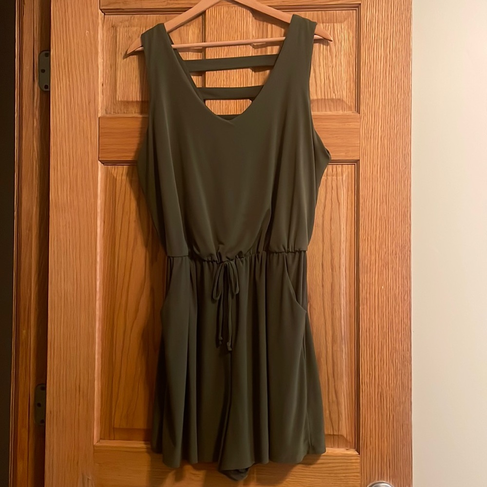 ❤️‍🔥❤️‍🔥2 for $25❤️‍🔥❤️‍🔥 Maurices olive green romper